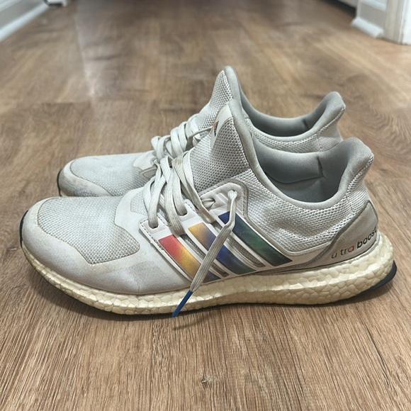 ADIDAS | Women’s Ultra Boost DNA Sneakers, White Multi Colorway - Picture 6 of 9